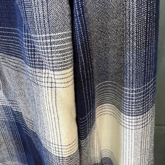 Levi's Boyfriend Fit Cotton Flannel Long-Sleeve Shirt Blue Plaid Size M - Picture 8 of 10